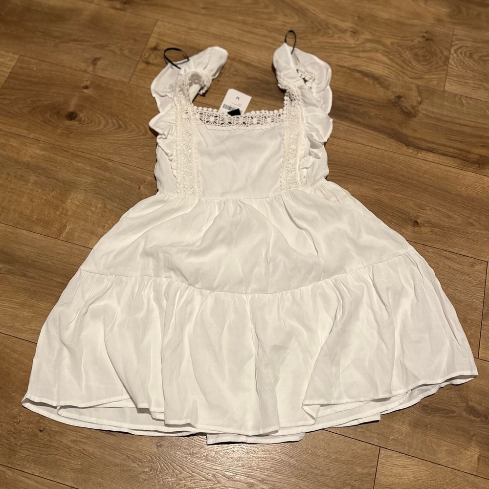 Forever 21 size medium NWT white eyelet dress